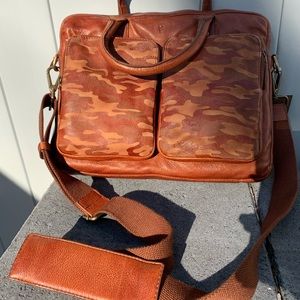 Frye camouflage medium messenger bag.leather.new